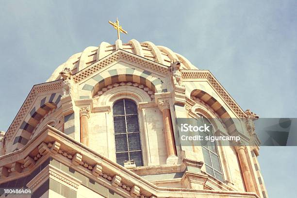 Foto de Detalhe De Notredame De La Garde Em Marselha Basílica De França e mais fotos de stock de Basílica