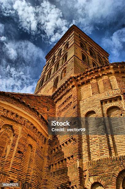 Igreja De San Lorenzo De Sahagun - Fotografias de stock e mais imagens de Espanha - Espanha, Adulto, Aldeia