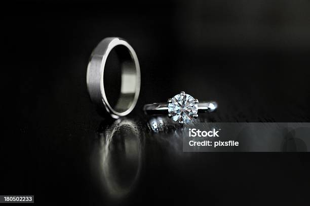 Photo libre de droit de Bague De Mariage banque d'images et plus d'images libres de droit de Amour - Amour, Bague - Bijou, Bijou