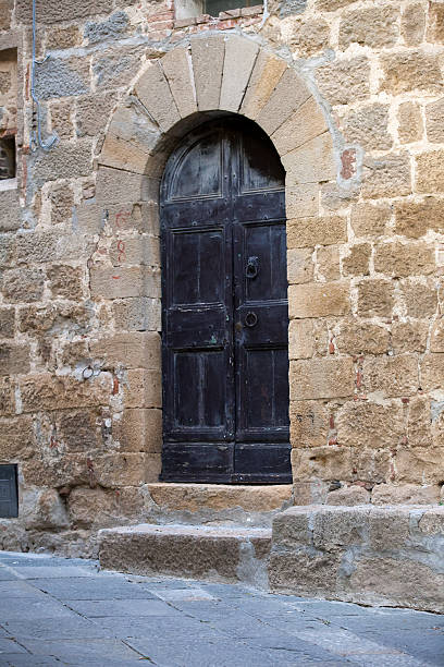 istock Medieval village near Pienza 180505897