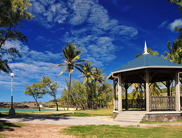 Baie de l'Est, Saint François Beach, Rodrigues island, Mauritius: tropical beach and bandstand surrounded by coconut trees - Eastern bay - photo by M.Torres