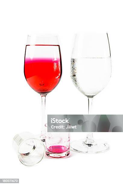 두 개의 와인 글래스 및 작은가 그릇 0명에 대한 스톡 사진 및 기타 이미지 - 0명, 까비네쇼비뇽 포도, 깨끗한