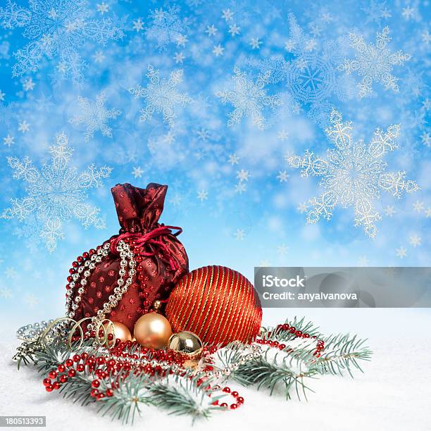 Decoración De Navidad Foto de stock y más banco de imágenes de Abeto - Abeto, Adorno de navidad, Azul