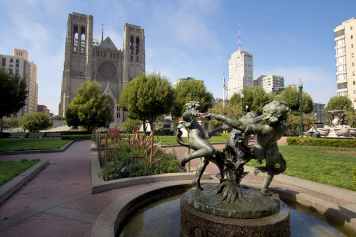Fountain at Huntington Park by Grace Cathedral in San Francisco