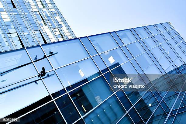 モダンなガラスのビジネスセンター - オフィスビルのストックフォトや画像を多数ご用意 - オフィスビル, ガラス, ビジネス