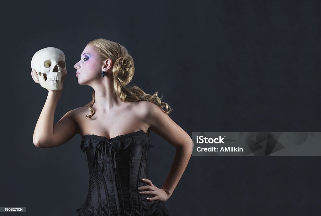 Mädchen und Tod - Lizenzfrei Hamlet - Fiktionale Figur Stock-Foto