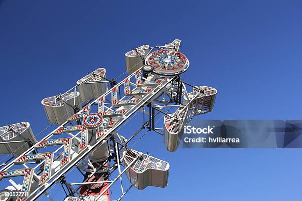 Carnival Ride Cremallera Foto de stock y más banco de imágenes de Atracción de feria - Atracción de feria, Carnaval, Colores