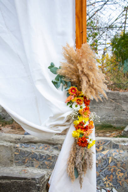 istock Autumn flowers bad 1805318072