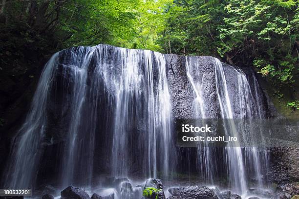 Bella Cascata - Fotografie stock e altre immagini di Acqua - Acqua, Acqua fluente, Ambientazione esterna