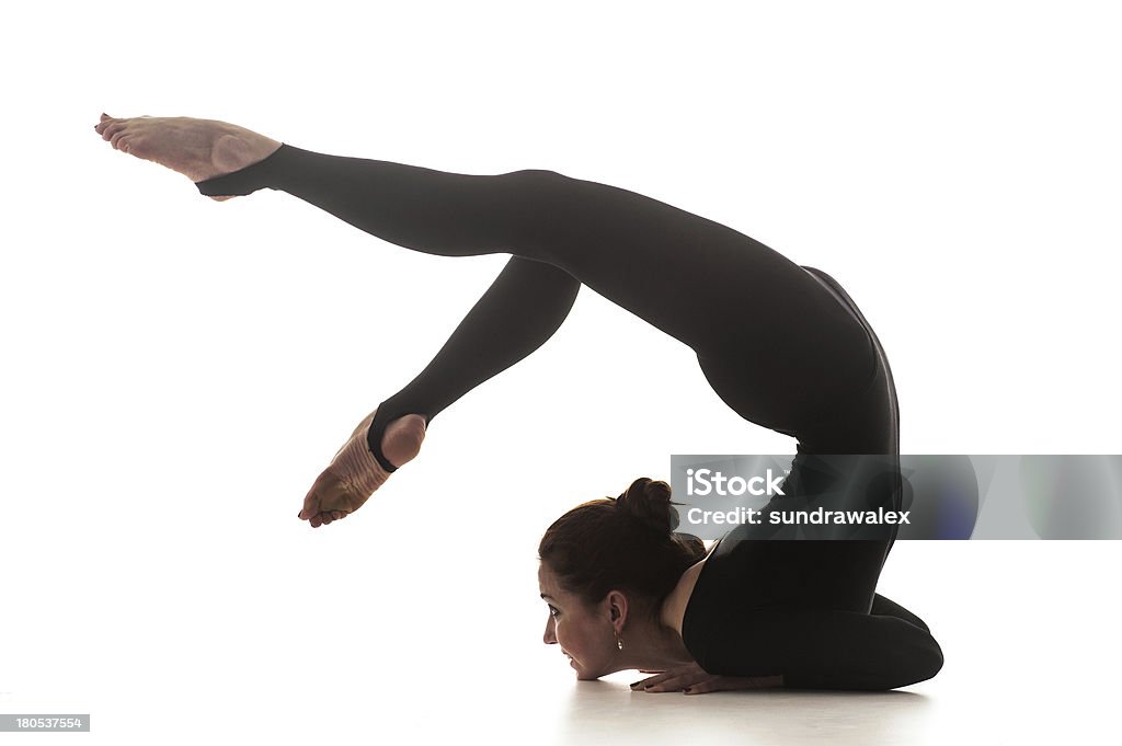 Femme danse acrobatical danse. Isolé sur blanc - Photo de Adolescent libre de droits