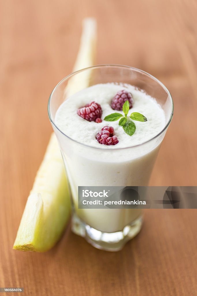Latte Frullato con frutta - Foto stock royalty-free di Alimentazione sana