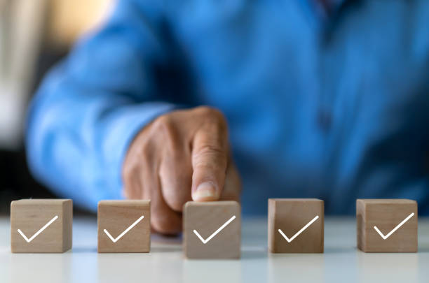 Human performance checking mark on checklist, survey, form, check mark, yes, questionnaire, filling digital, list, assessment, exam, vote, answer, to do list, evaluation, business and education concept marca de verificación del desempeño humano en la lista de verificación, encuesta, formulario, marca de verificación, sí, cuestionario, llenado digital, lista, evaluación, examen, voto, respuesta, lista de tareas pendientes, evaluación, concepto de n