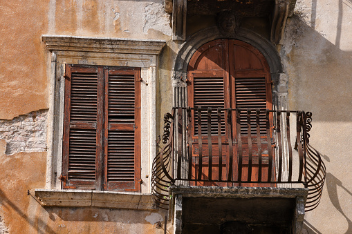 weathered italien facade
