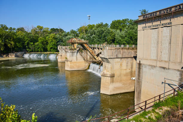 istock Maumee River Dam with waterfalls and rusty equipment on concrete pillars in Fort Wayne, IN 1805806865