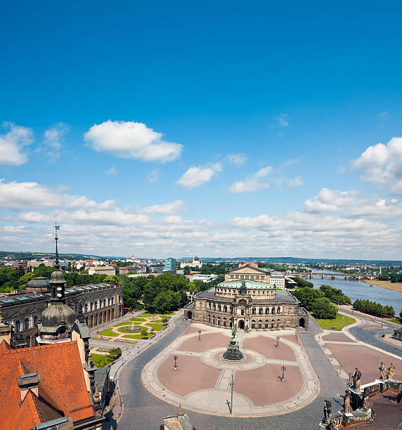 istock Opera House and Theatre Square  in Dresden 180581947