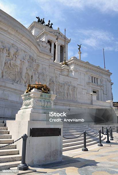 Torch Chama Em Vittorio Emanuele A Praça Venezia I - Fotografias de stock e mais imagens de Cavalo - Família do Cavalo