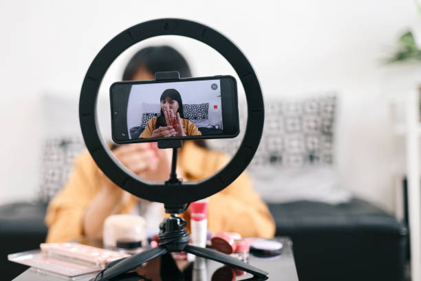 Side Hustle - Beauty Vlogger Live Streaming