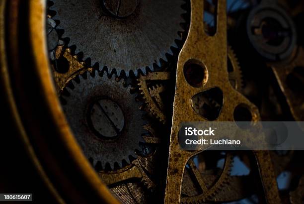 Rusty Old Часы — стоковые фотографии и другие картинки Machinery - Machinery, Антиквариат, Внутри