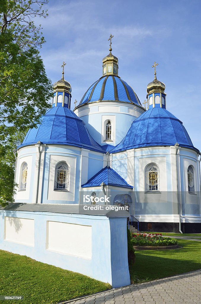 Igreja ortodoxa do Ukrainian cidade Novovolynsk - Foto de stock de Antigo royalty-free