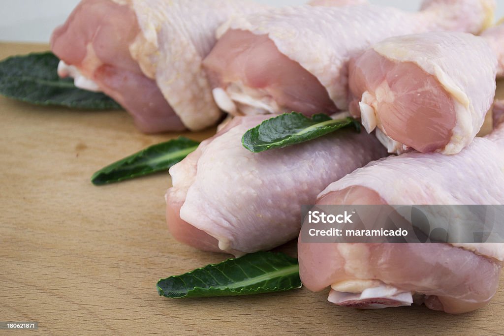 Cosce di pollo crudo - Foto stock royalty-free di Alimentazione non salutare