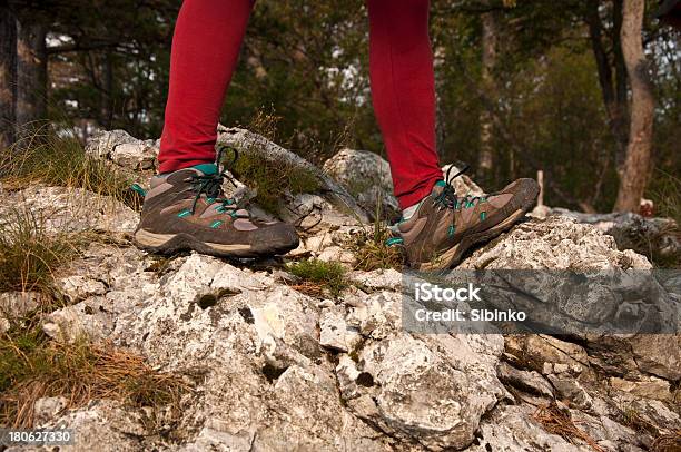 Botas De Excursionismo Foto de stock y más banco de imágenes de Actividad al aire libre - Actividad al aire libre, Aire libre, Aventura