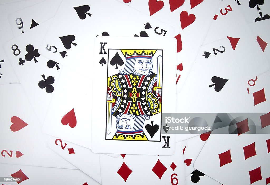 Re di carte con carte da gioco sfondo - Foto stock royalty-free di Carte da gioco