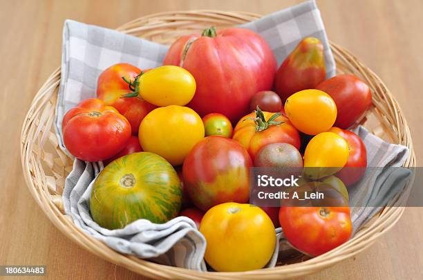 Foto de Colorido Tomates Do Farmers Market e mais fotos de stock de Agricultura - Agricultura, Amarelo, Comida