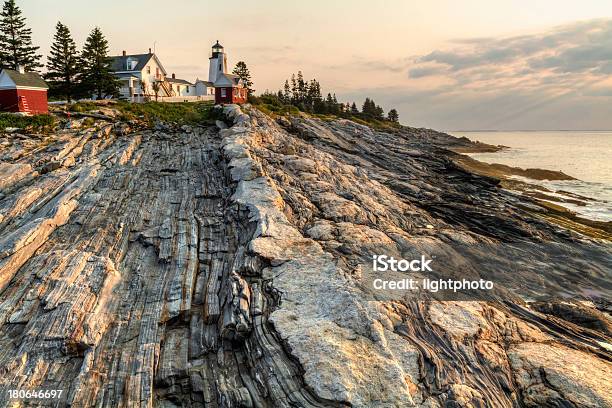 Glow En Principios De Pemaquid Point Foto de stock y más banco de imágenes de Maine - Maine, Gneis, Litoral