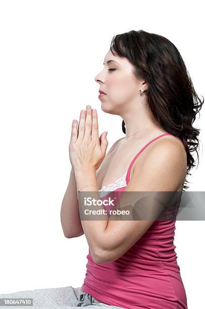 女性祈る - ひざまずくのストックフォトや画像を多数ご用意 - ひざまずく, キリスト教, スピリチュアル