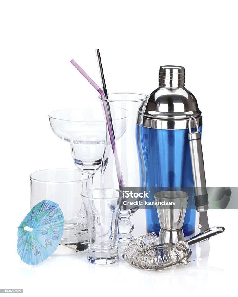 shaker à Cocktail et des verres - Photo de Accessoire de bar libre de droits