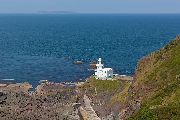 phare de hartland point près de devon en angleterre, clovelly - hartland point lighthouse photos et images de collection