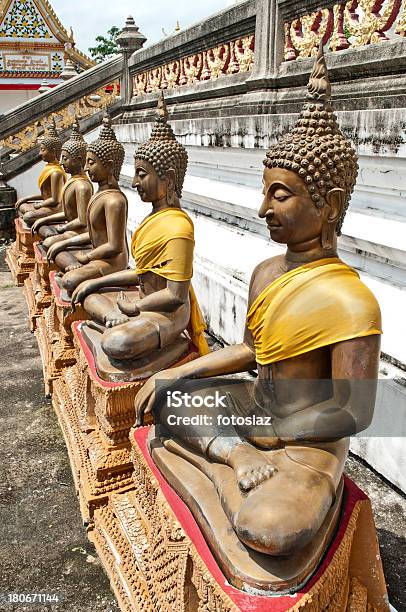 Древняя Статуя Будды — стоковые фотографии и другие картинки Азия - Азия, Антиквариат, Без людей