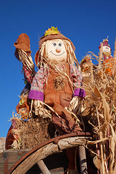 istock scarecrow harvest decoration 180683500
