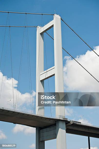 Photo libre de droit de Pont Suspendu De Soutenir Contre Ciel Bleu banque d'images et plus d'images libres de droit de Architecture - Architecture, Ataturk Bridge, Bleu