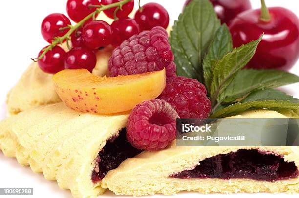 Raw Berry E Gustosa Torta - Fotografie stock e altre immagini di Albicocca - Albicocca, Alimentazione non salutare, Bacca