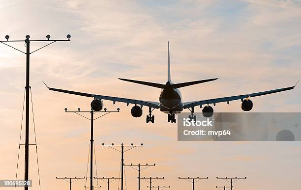Lądowanie Samolotu - zdjęcia stockowe i więcej obrazów Los Angeles - Los Angeles, Lotnisko, Okręg Los Angeles