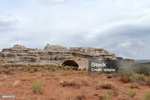 Photo libre de droit de Rocks Dabiquiu banque d'images et plus d'images libres de droit de Abiquiú - Nouveau-Mexique - Abiquiú - Nouveau-Mexique, Albuquerque, Arbre