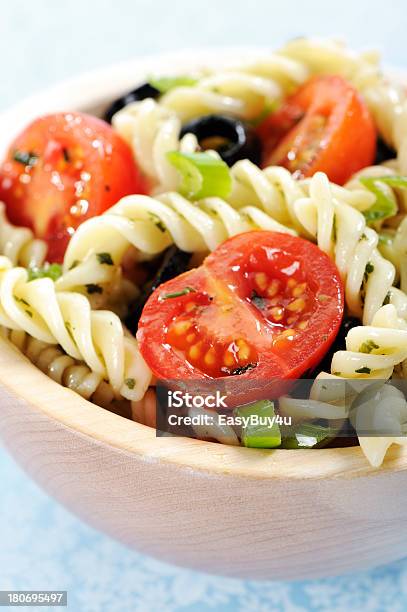 Insalata Di Pasta Fusilli - Fotografie stock e altre immagini di Alimentazione sana - Alimentazione sana, Cibo, Close-up
