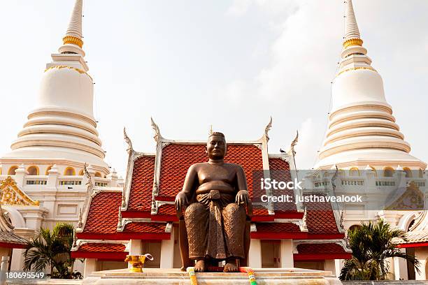 Seduto Tra Stupa - Fotografie stock e altre immagini di Architettura - Architettura, Asia, Bangkok