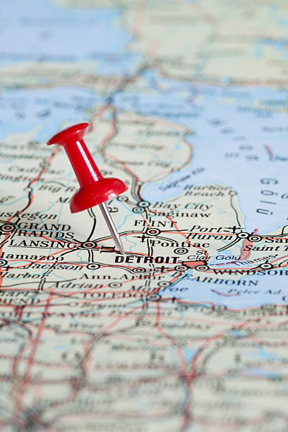 istock traveling in the report 180696272