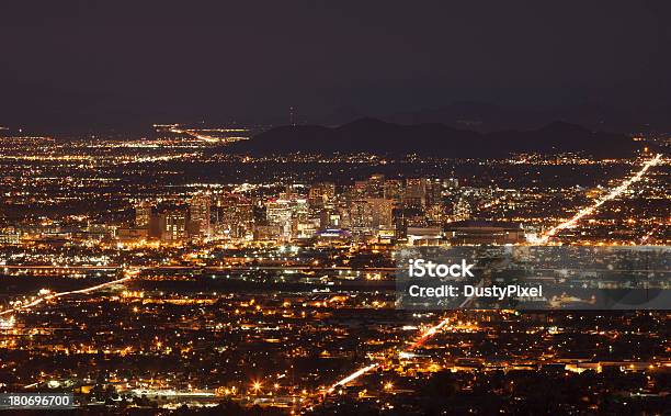 フェニックスの夜景 - アリゾナ州 フェニックスのストックフォトや画像を多数ご用意 - アリゾナ州 フェニックス, 夜, 空撮