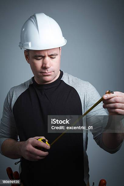 Retrato De Contratista Foto de stock y más banco de imágenes de Tristeza - Tristeza, Técnico, 40-44 años