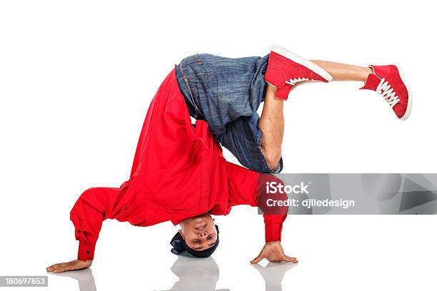 Foto de Dançarino De Hip Hop Em Pé Sobre Os Braços e mais fotos de stock de Homens - Homens, Vermelho, 20 Anos