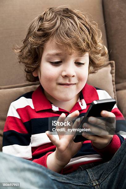 Rapaz Engraçado - Fotografias de stock e mais imagens de 4-5 Anos - 4-5 Anos, Aluno, Aluno de Jardim de Infância