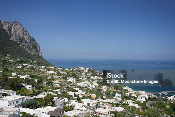 Capri Da Baía De Nápoles Itália - Fotografias de stock e mais imagens de Ao Ar Livre - Ao Ar Livre, Beleza natural, Capri