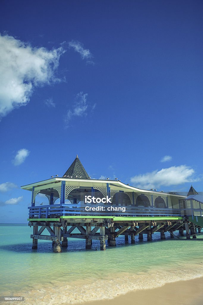Restaurante en la playa Antigua - Foto de stock de Agua libre de derechos