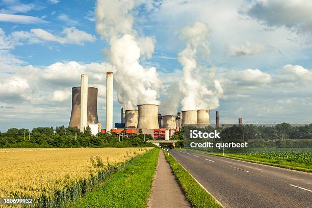 Großen Kraftwerk Stockfoto und mehr Bilder von Energieindustrie - Energieindustrie, Fabrik, Kohlekraftwerk