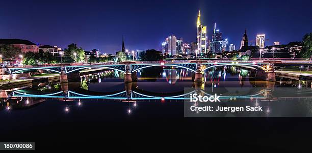 Photo libre de droit de Vue Sur Francfort Dans La Nuit banque d'images et plus d'images libres de droit de Francfort - Francfort, Horizon urbain, Allemagne