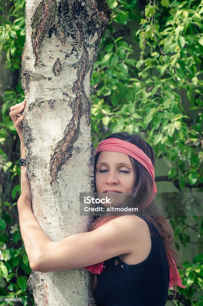 Amour l'arbre - Photo de Adulte libre de droits