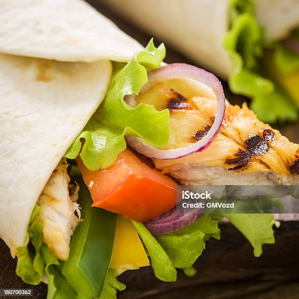 Chicken Wrap Sandwich Stockfoto und mehr Bilder von Fleisch - Fleisch, Fotografie, Gegrillt